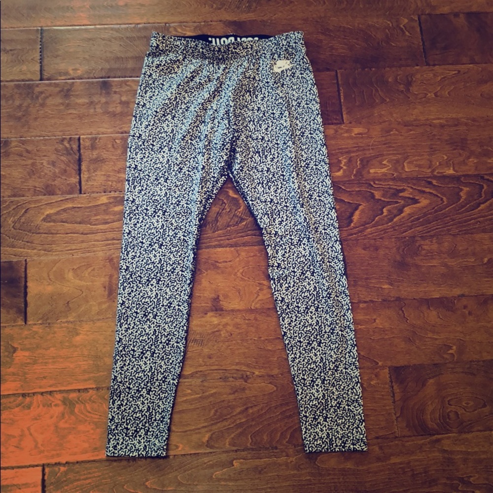 Nike Women’s size medium leggings